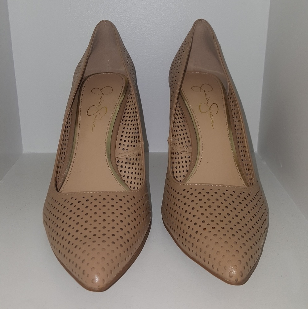 Jessica Simpson pumps